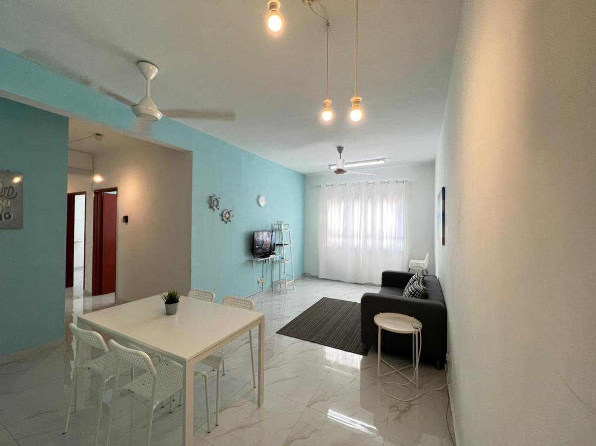 Seaview Holiday Apartment 2 - Free Wifi & Netflix Kuala Terengganu Esterno foto