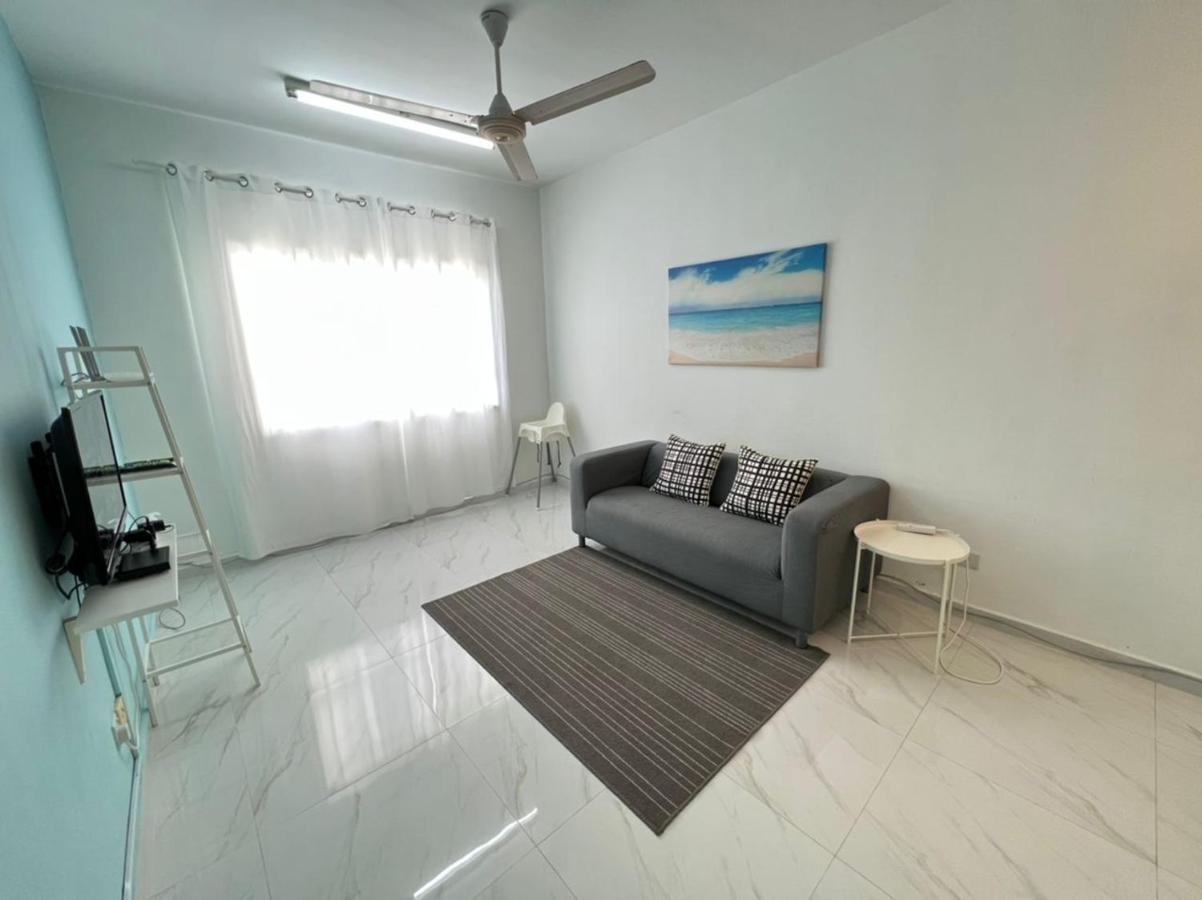 Seaview Holiday Apartment 2 - Free Wifi & Netflix Kuala Terengganu Esterno foto